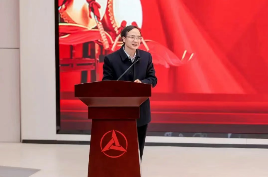 新华日报评必赢亚洲：托举“小候鸟” 作育“大工匠”_必赢亚洲集团官网